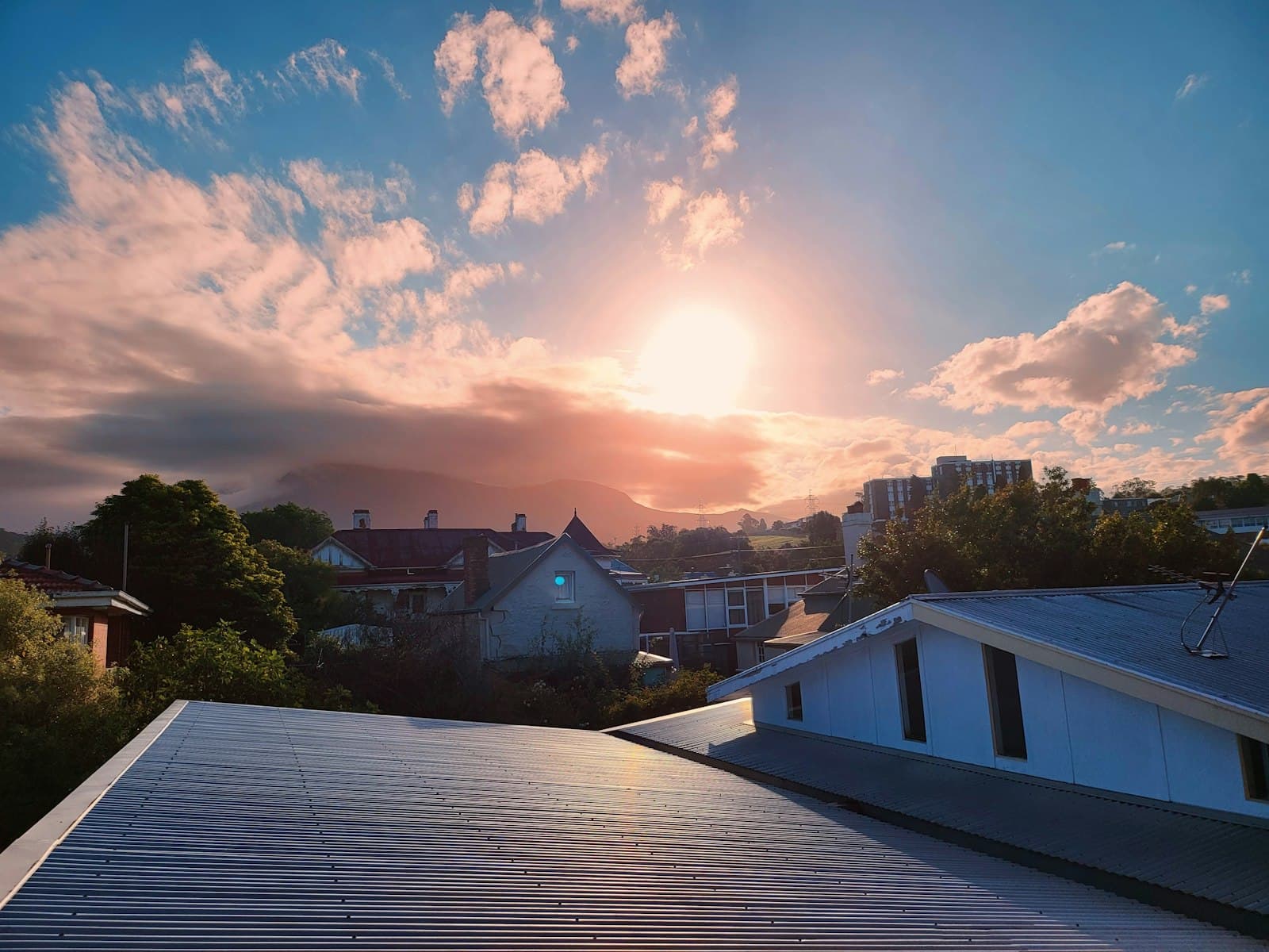 Rückliefertarif 2026 im Schock: Von 12.6 auf 9 Rp./kWh, lohnt sich Solar jetzt noch?