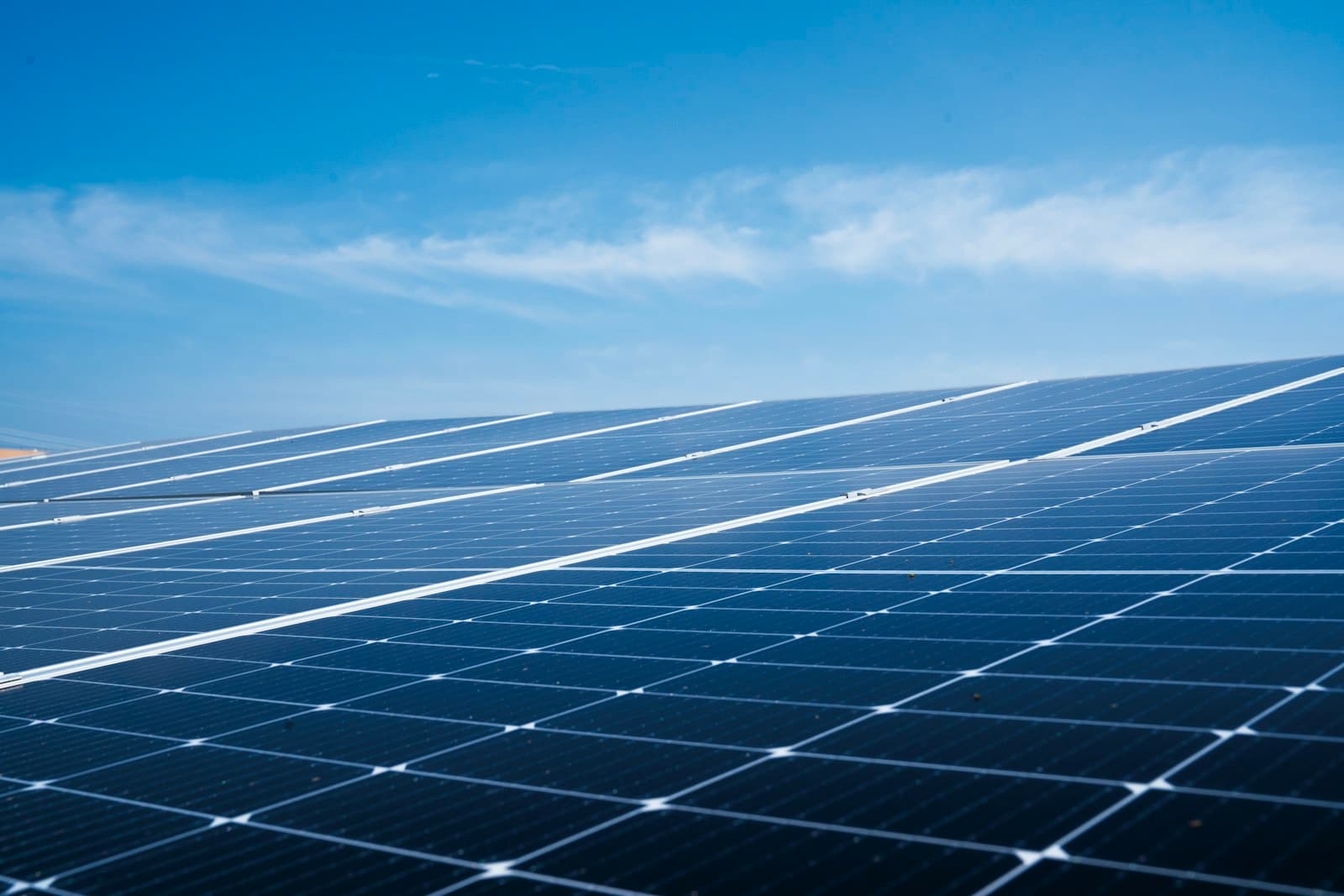 Brandschutz bei Solaranlagen: Was in der Schweiz wirklich gilt